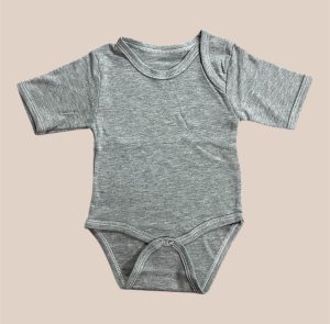 Body Manga Corta Gris de Algodón para Bebé