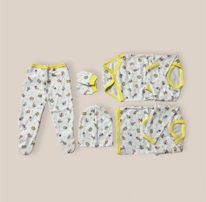 Ajuar Estampado Amarillo de Algodón para Bebé – 5 Piezas