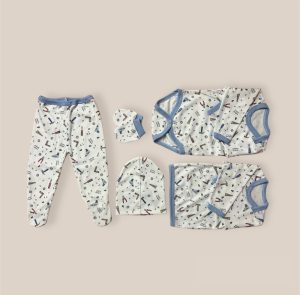 Ajuar Estampado Celeste de Algodón para Bebé – 5 Piezas